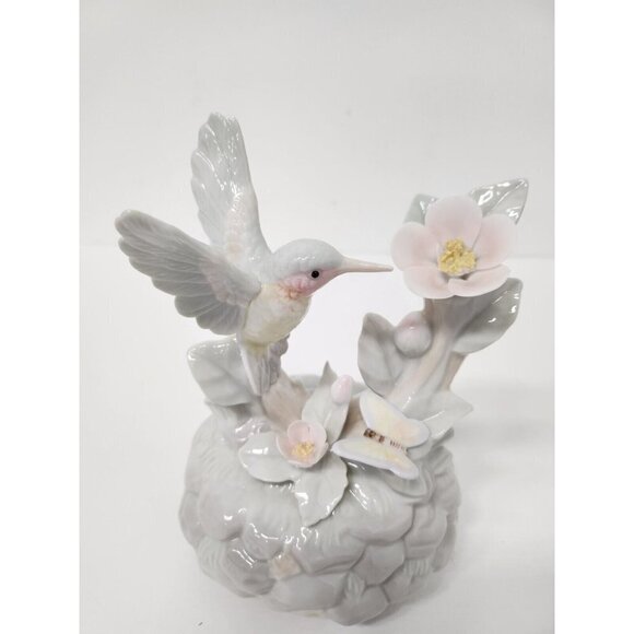 Vintage Marsden Hummingbird Musical Figurine Porcelain Plays Unchained Melody - Picture 1 of 9
